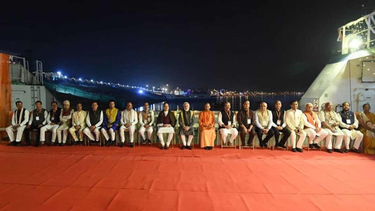 Kashi Vishwanath corridor: PM मोदी ने की चार घंटे क्रूज पर बैठक, मुख्यमंत्रियों की लगी 'क्लास'