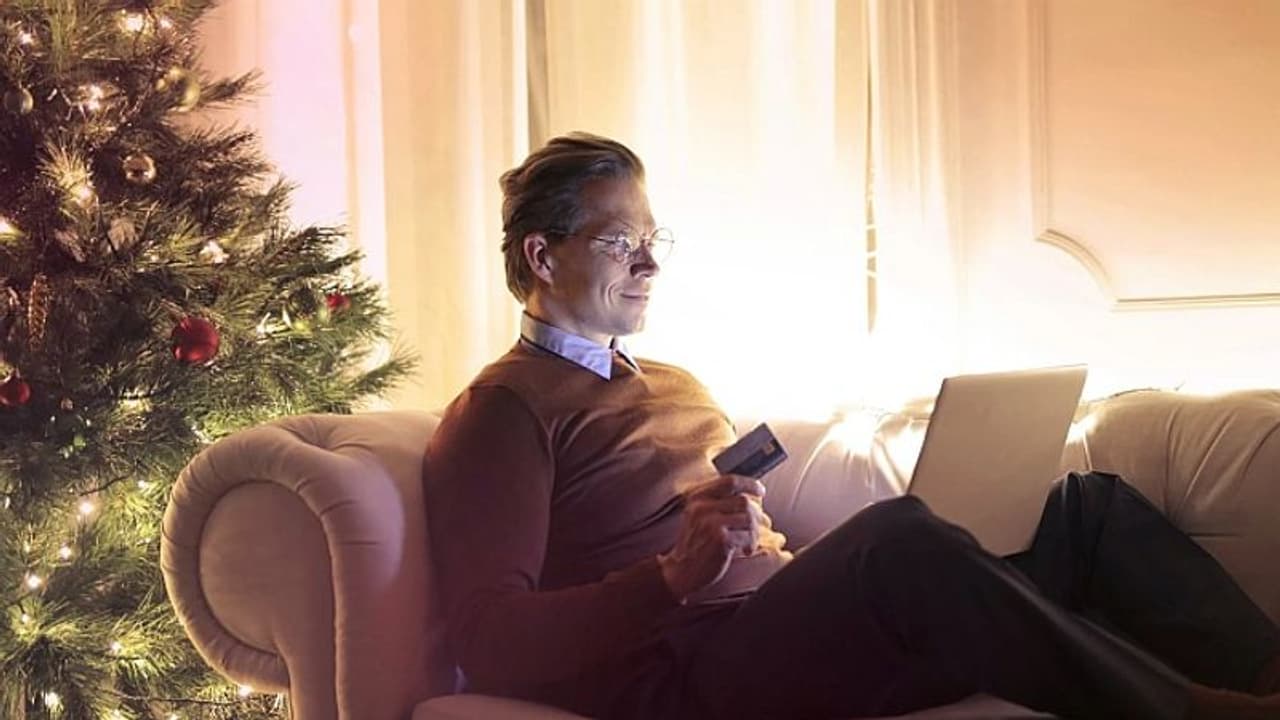 Christmas shopping scams: 6 ways to protect yourself