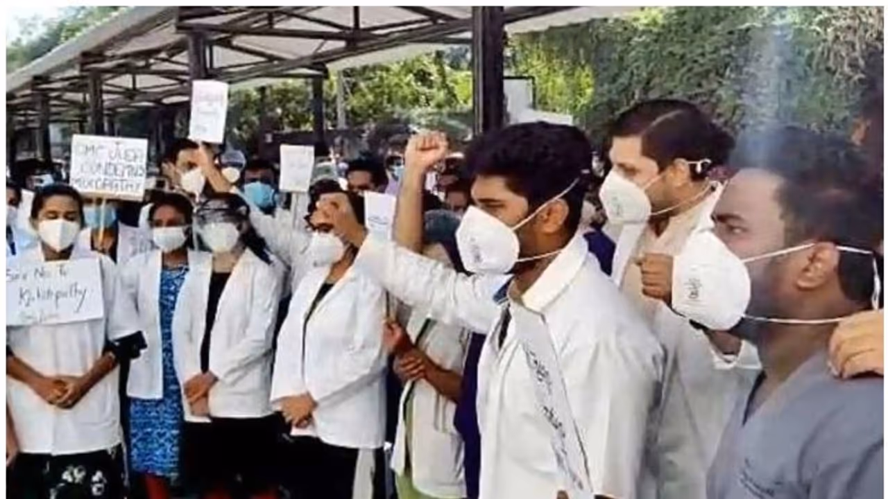 NEET PG counselling row: Resident doctors resume protest over delay and ‘fake promises’ by Centre