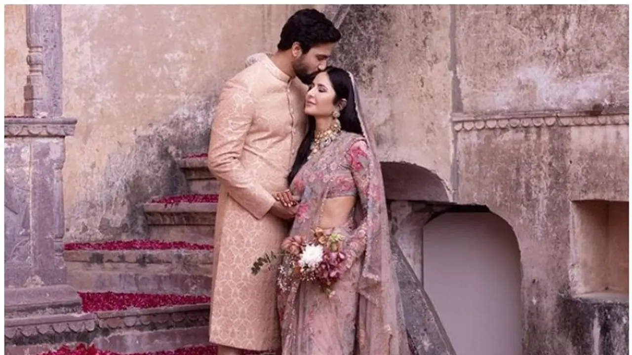 Merry Christmas Shooting: বিয়ে পর্ব ইতি, ক্রিসমাসেই মেরি ক্রিসমাসের শ্যুটিং সেটে ক্যাটের Merry Christmas Shooting: বিয়ে পর্ব ইতি, ক্রিসমাসেই মেরি ক্রিসমাসের শ্যুটিং সেটে ক্যাটের