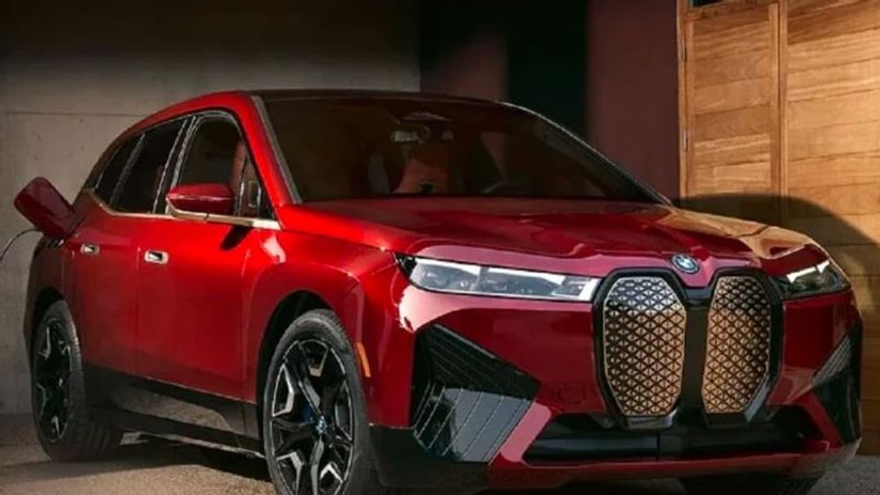 Luxury Car Sales ಜಾಗತಿಕ ಐಷಾರಾಮಿ ಕಾರು ಮಾರಾಟದಲ್ಲಿ ಮರ್ಸಿಡಿಸ್ ಬೆಂಜ್ ಹಿಂದಿಕ್ಕಿ ಮೊದಲ ಸ್ಥಾನಕ್ಕೇರಿದ BMW!