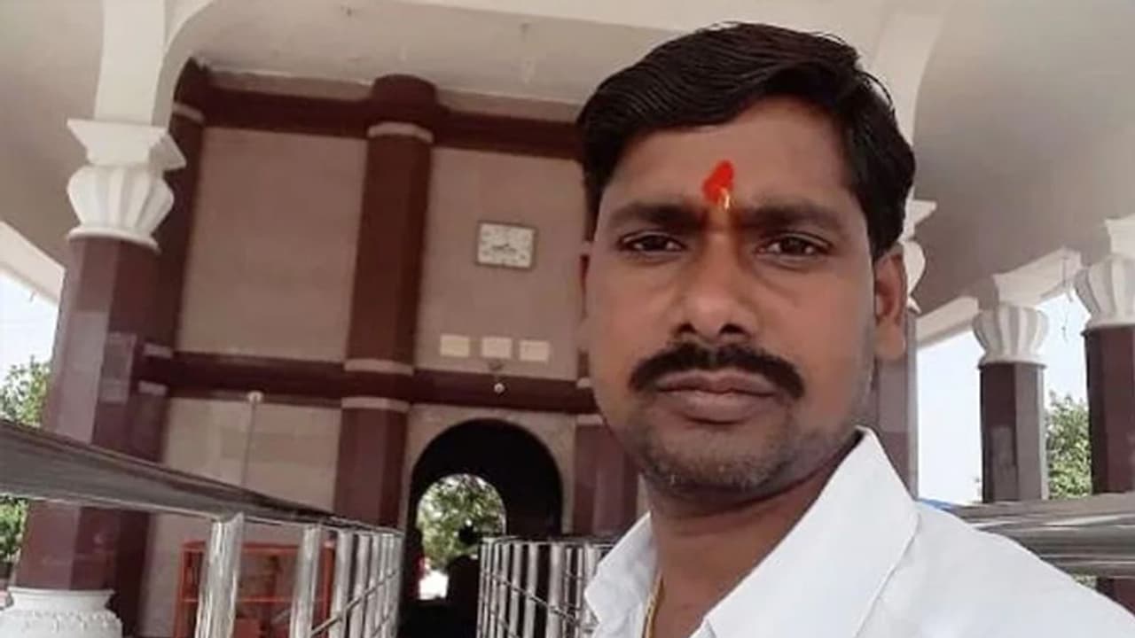 बिहार में नवनिर्वाचित मुखिया की गोली मारकर हत्या, दिनदहाड़े सीने में मारी 3 गोलियां..CCTV में कैद पूरा क्राइम