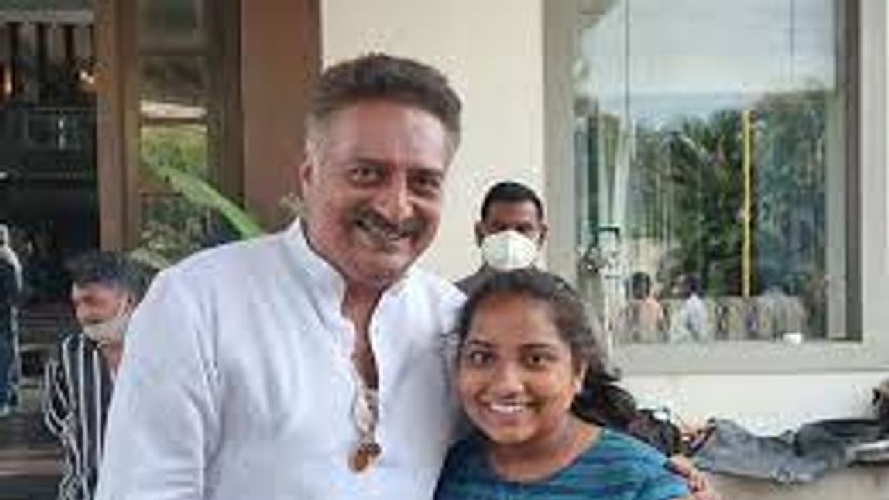 Prakash Raj : இயக்குனர் சொல்ல மிகப்பெரிய உதவி செய்த பிரகாஷ் ராஜ்...