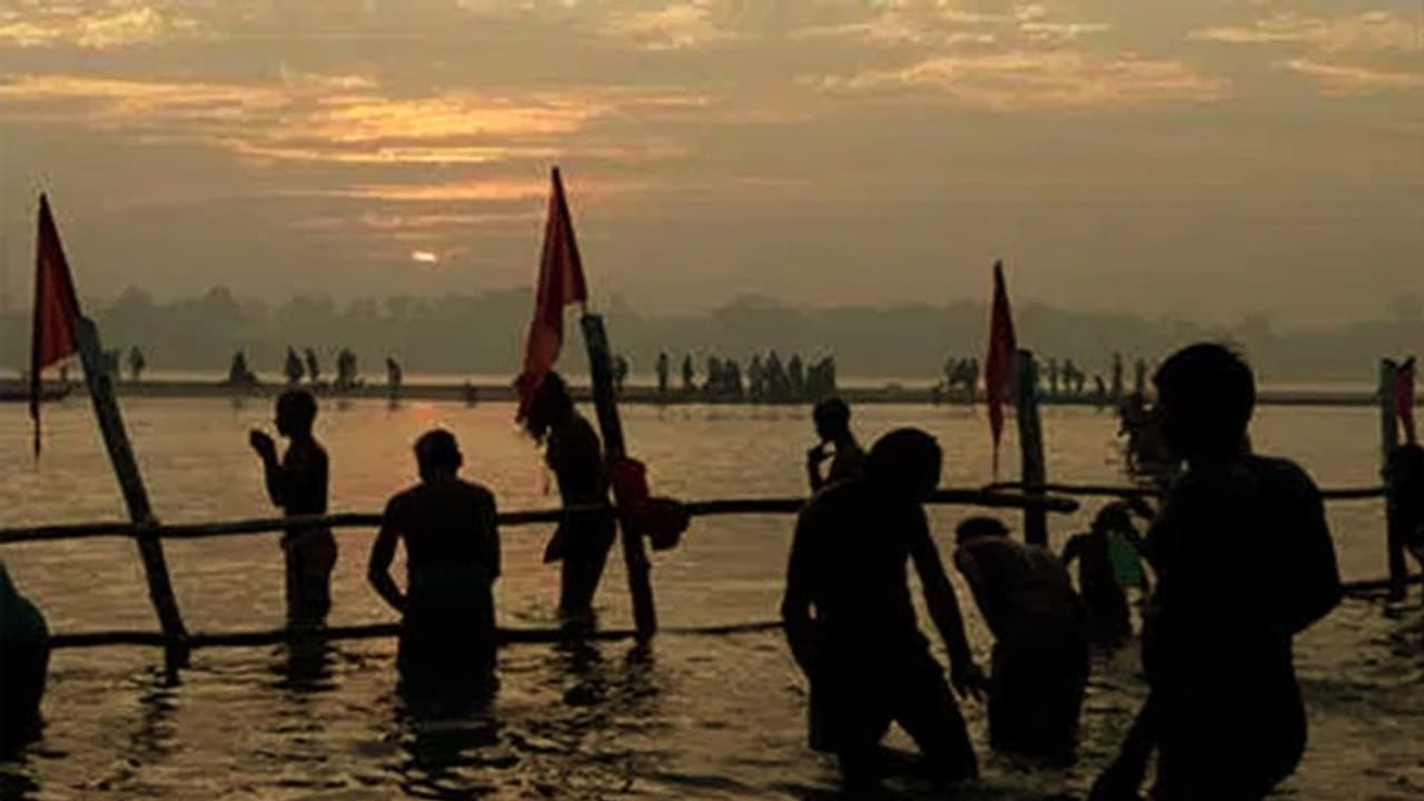 खर मास 16 दिसंबर से, इस महीने में करें नदी स्नान, मंत्र जाप और इन देवताओं की पूजा खर मास 16 दिसंबर से, इस महीने में करें नदी स्नान, मंत्र जाप और इन देवताओं की पूजा