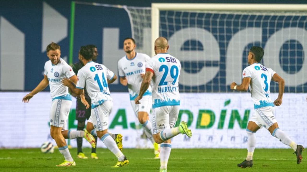 ISL : ഐഎസ്എല്; ഇന്ത്യൻ ഫുട്ബോളിനെ ആഗോള ഭൂപടത്തിലേക്ക് ഉയർത്തിയ ലീഗ് ISL : ഐഎസ്എല്; ഇന്ത്യൻ ഫുട്ബോളിനെ ആഗോള ഭൂപടത്തിലേക്ക് ഉയർത്തിയ ലീഗ്