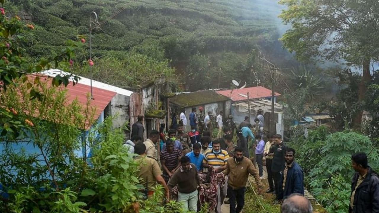 Helicopter Crash: কুন্নুরে উদ্ধারকাজে সাহায্য, সেনা হাসপাতালে বিনামূল্যে চিকিৎসা পাবেন গ্রামবাসীরা