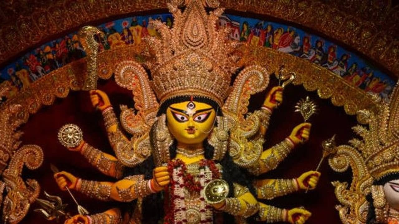 এপ্রিলেই শুরু দুর্গাপুজো, সাতই এপ্রিল ষষ্ঠী দেখে নিন ক্যালেন্ডার এপ্রিলেই শুরু দুর্গাপুজো, সাতই এপ্রিল ষষ্ঠী দেখে নিন ক্যালেন্ডার