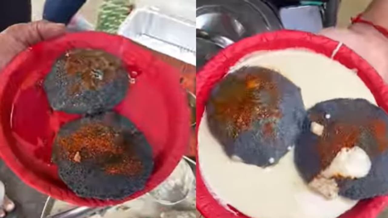 Viral Video : 'കറുത്ത ഇഡ്ഡലി'; വൈറലായി ഒരു 'ഫുഡ് വീഡിയോ' Viral Video : 'കറുത്ത ഇഡ്ഡലി'; വൈറലായി ഒരു 'ഫുഡ് വീഡിയോ'