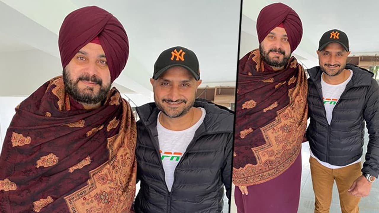 Punjab Election 2022: Is Harbhajan Singh joining Congress? Navjot Singh Sidhu's post sparks off rumour mill Punjab Election 2022: Is Harbhajan Singh joining Congress? Navjot Singh Sidhu's post sparks off rumour mill