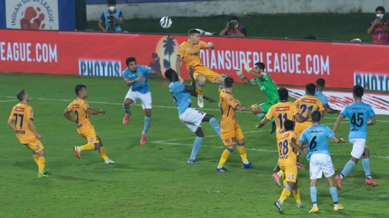 ISL : ചെന്നൈയിന് എഫ്സിയുടെ അപരാജിത വരവിന് അവസാനം; മുംബൈ സിറ്റി എഫ്സിക്ക് ജയം ISL : ചെന്നൈയിന് എഫ്സിയുടെ അപരാജിത വരവിന് അവസാനം; മുംബൈ സിറ്റി എഫ്സിക്ക് ജയം