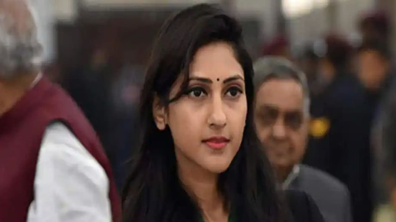 कांग्रेस पर हमलावर हुईं अदिति सिंह, कहा रायबरेली अब कांग्रेस का गढ़ नहीं, प्रियंका खुद लड़कर देखें चुनाव कांग्रेस पर हमलावर हुईं अदिति सिंह, कहा रायबरेली अब कांग्रेस का गढ़ नहीं, प्रियंका खुद लड़कर देखें चुनाव