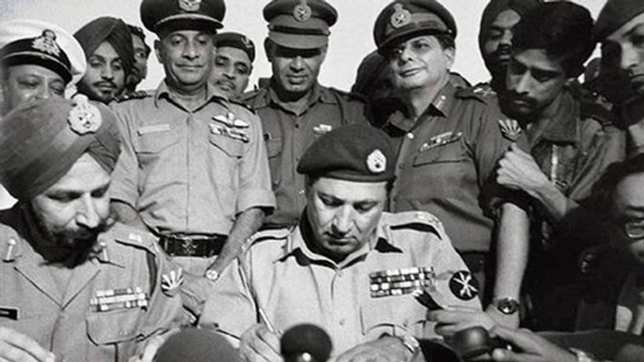 Declassified Tape: বাংলাদেশের স্বাধীনতা, প্রকাশ্যে প্রেসিডেন্ট নিক্সনের রহস্যমোড়া ফোনালাপ Declassified Tape: বাংলাদেশের স্বাধীনতা, প্রকাশ্যে প্রেসিডেন্ট নিক্সনের রহস্যমোড়া ফোনালাপ