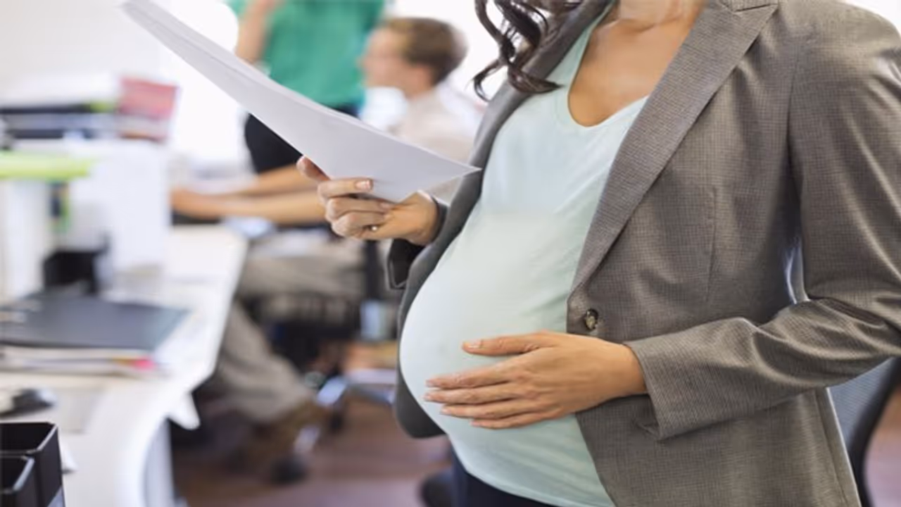 UG PG Students Maternity Leave: ರಾಜ್ಯದ UG PG ವಿದ್ಯಾರ್ಥಿನಿಯರಿಗೆ ಶೀಘ್ರದಲ್ಲೇ ಹೆರಿಗೆ ರಜೆ