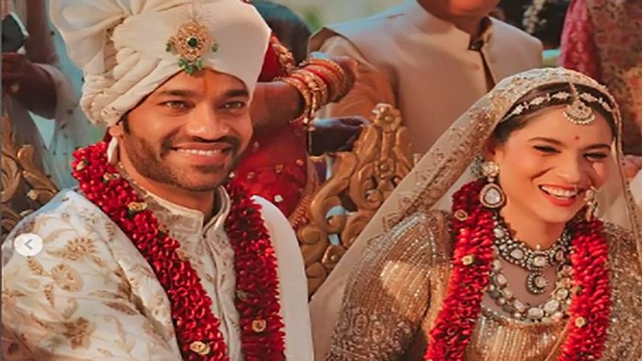 Ankita Lokhande Marriage: अंकिता को पति ने दिया आलीशान Villa, कीमत इतनी कि बन जाएं विक्की डोनर जैसी 10 फिल्में Ankita Lokhande Marriage: अंकिता को पति ने दिया आलीशान Villa, कीमत इतनी कि बन जाएं विक्की डोनर जैसी 10 फिल्में