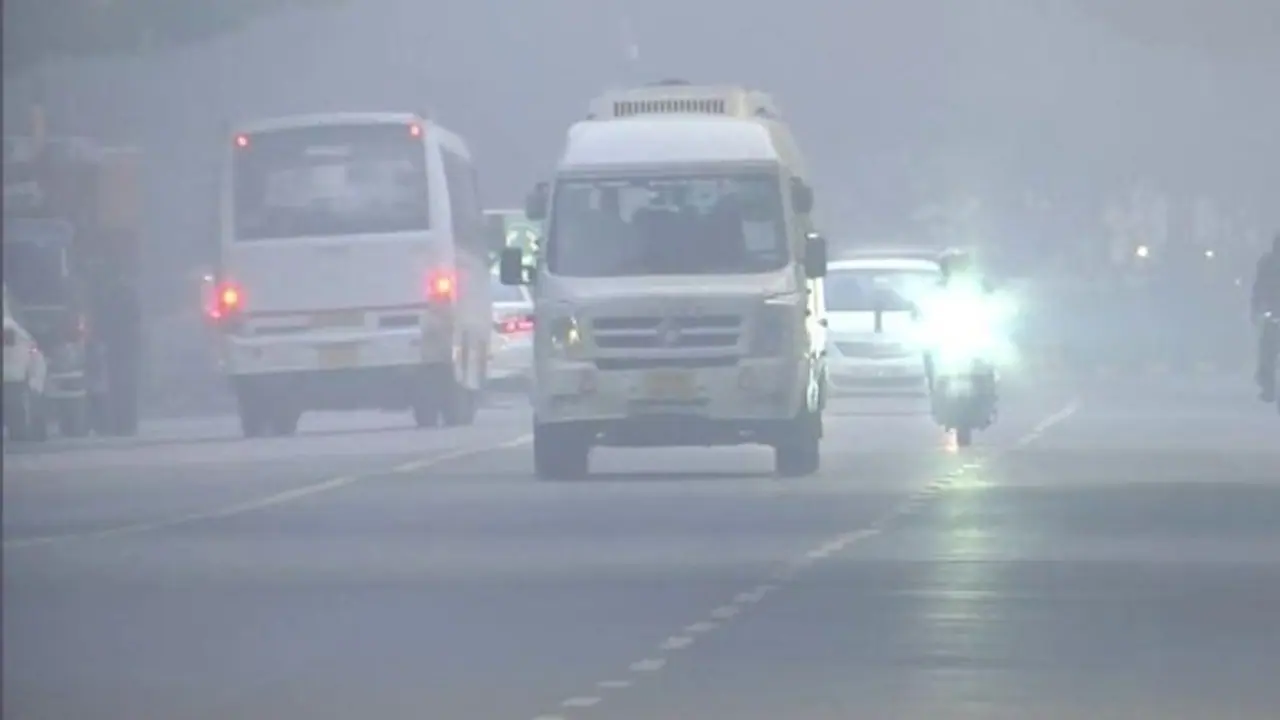 As Delhi shivers at 3.1 degree Celsius, yellow alert issued for national capital As Delhi shivers at 3.1 degree Celsius, yellow alert issued for national capital