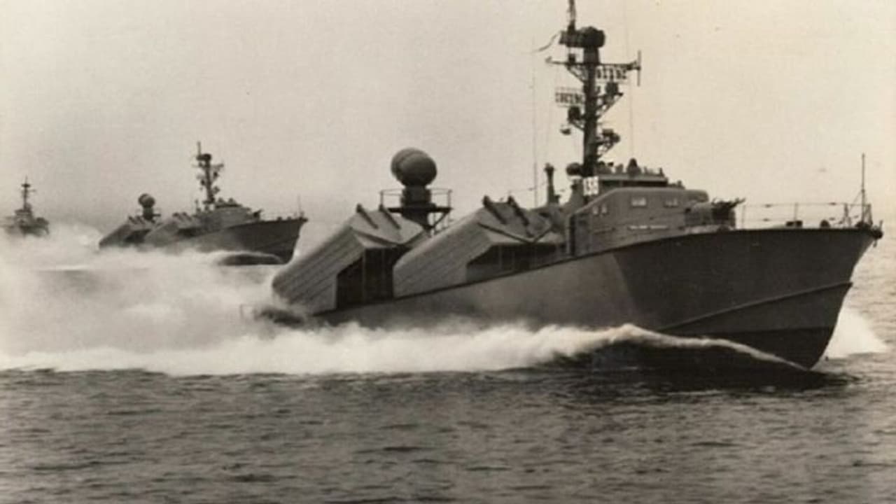 Vijay Diwas 2021: भारतीय नौसेना के हमले से जल उठा था कराची, रूस ने भी माना था लोहा Vijay Diwas 2021: भारतीय नौसेना के हमले से जल उठा था कराची, रूस ने भी माना था लोहा