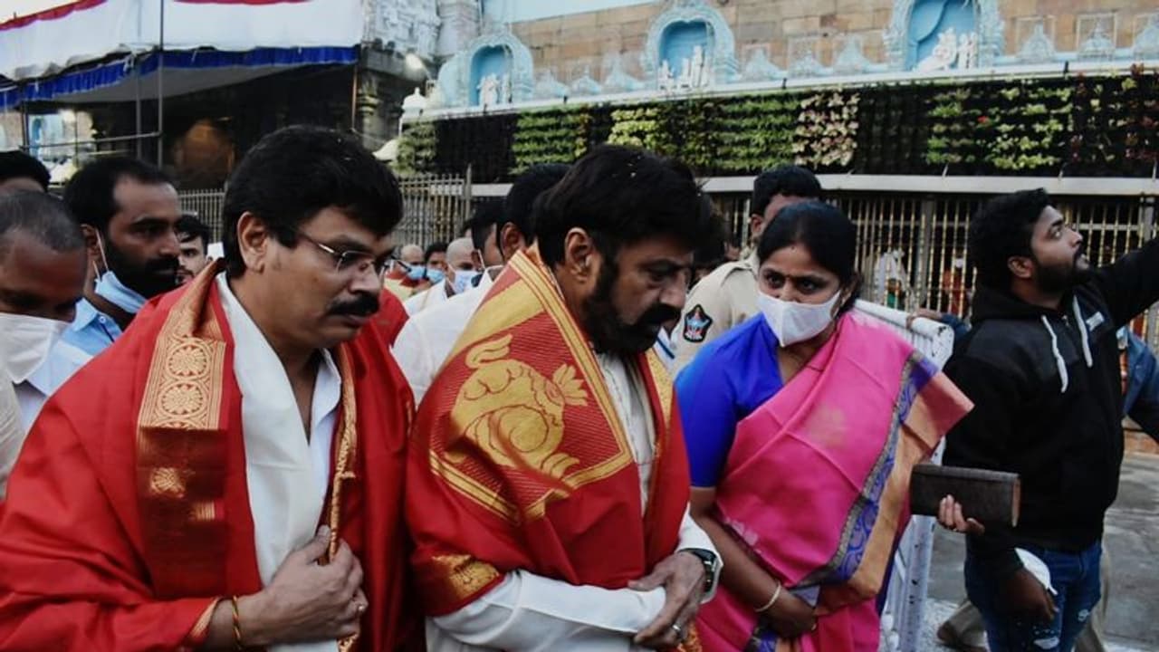 Akhanda team visits Tirumala: తిరుమల శ్రీవారి సేవలో బాలయ్య! Akhanda team visits Tirumala: తిరుమల శ్రీవారి సేవలో బాలయ్య!
