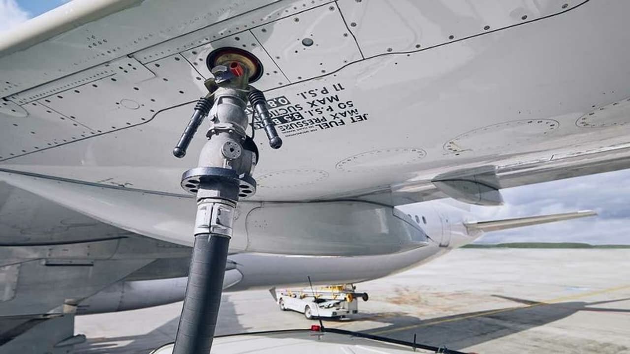 एयर फेयर में हो सकता है इजाफा, महीने में दूसरी बार जेट फ्यूल में हुई बढ़ोतरी एयर फेयर में हो सकता है इजाफा, महीने में दूसरी बार जेट फ्यूल में हुई बढ़ोतरी