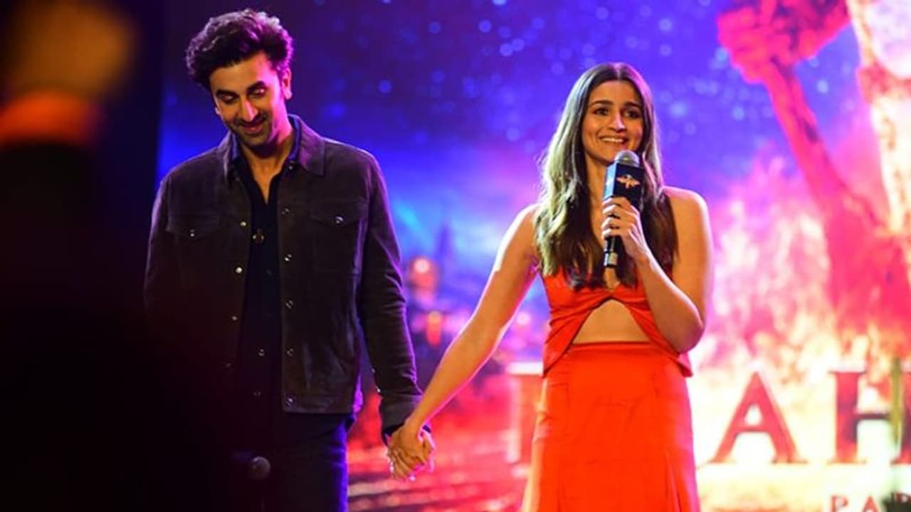 Alia Bhatt ने फिल्म प्रमोशन के लिए तोड़ा होम क्वारंटाइन का नियम, BMC कर रही कार्रवाई की तैयारी