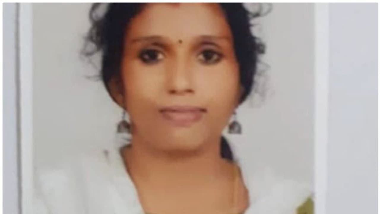 Woman Commits Suicide : മൂന്ന് മക്കള്‍ക്ക് വിഷം നൽകിയ ശേഷം അമ്മ ആത്മഹത്യ ചെയ്തു; കുട്ടികള്‍ ഗുരുതരാവസ്ഥയിൽ