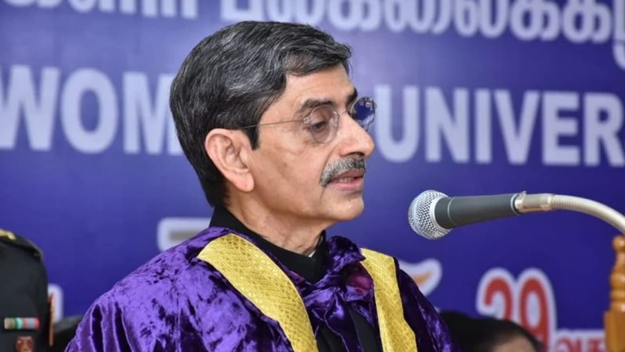 துணை குடியரசுத் தலைவராக காய் நகர்த்துகிறாரா தமிழக ஆளுநர் ஆர்.என். ரவி..? பரபரப்பு தகவல்.! துணை குடியரசுத் தலைவராக காய் நகர்த்துகிறாரா தமிழக ஆளுநர் ஆர்.என். ரவி..? பரபரப்பு தகவல்.!