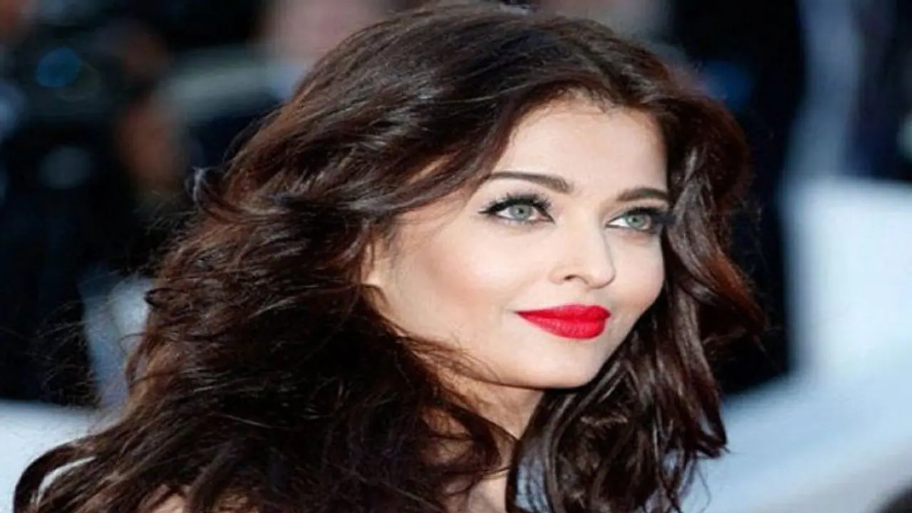 Panama Papers Leak मामले में ऐश्वर्या को ईडी का समन, अभिषेक से भी हो चुकी है पूछताछ Panama Papers Leak मामले में ऐश्वर्या को ईडी का समन, अभिषेक से भी हो चुकी है पूछताछ