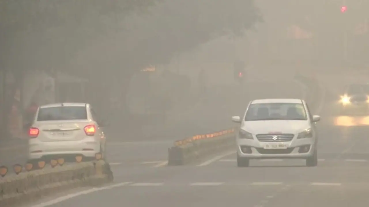 Delhi air pollution: दिल्ली एनसीआर में अभी स्कूल खुलेंगे या नहीं; आज लिया जा सकता है फैसला