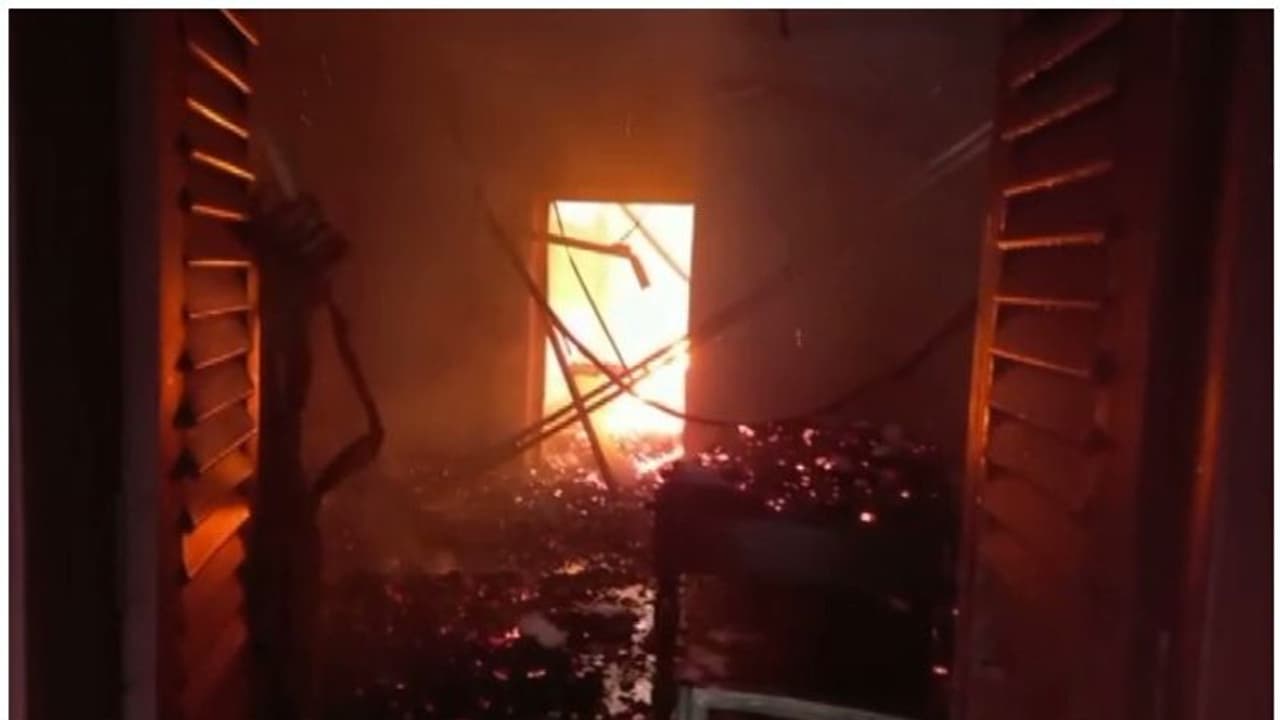 Vadakara Taluk Office Fire : കെട്ടിടം കത്തിനശിച്ചു, ഫയലുകൾ നഷ്ടമായി; അട്ടിമറി സാധ്യത തള്ളുന്നില്ല, അന്വേഷണം