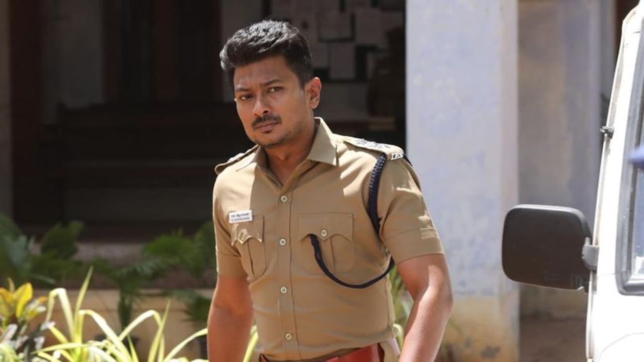 சிறு பட்ஜெட் படங்களையும் வெளியிட்டா நல்லாருக்கும்.. தேசிய விருது வென்ற இயக்குனரின் கோரிக்கையை ஏற்பாரா உதயநிதி? சிறு பட்ஜெட் படங்களையும் வெளியிட்டா நல்லாருக்கும்.. தேசிய விருது வென்ற இயக்குனரின் கோரிக்கையை ஏற்பாரா உதயநிதி?