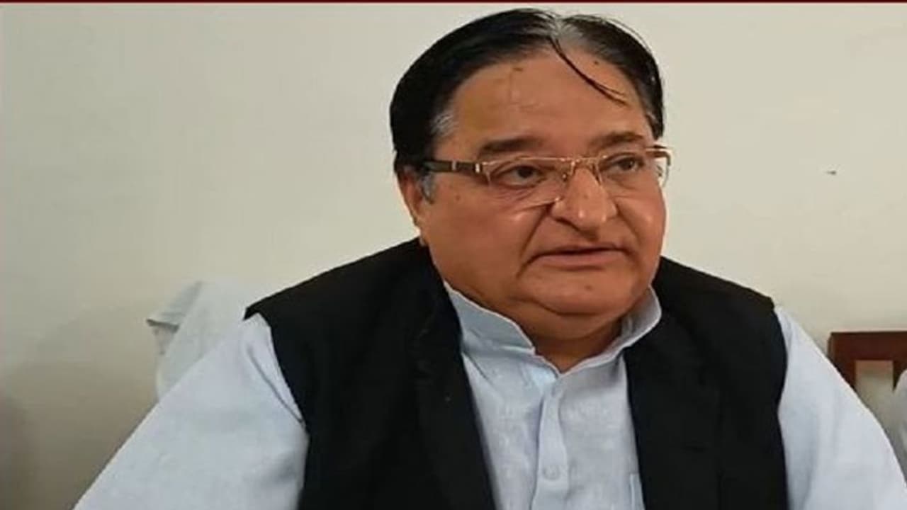 SP प्रमुख अखिलेश यादव ने सांसद डॉ एसटी हसन की दी बड़ी जिम्मेदारी, जानें अब किस भूमिका में आएंगे नजर SP प्रमुख अखिलेश यादव ने सांसद डॉ एसटी हसन की दी बड़ी जिम्मेदारी, जानें अब किस भूमिका में आएंगे नजर