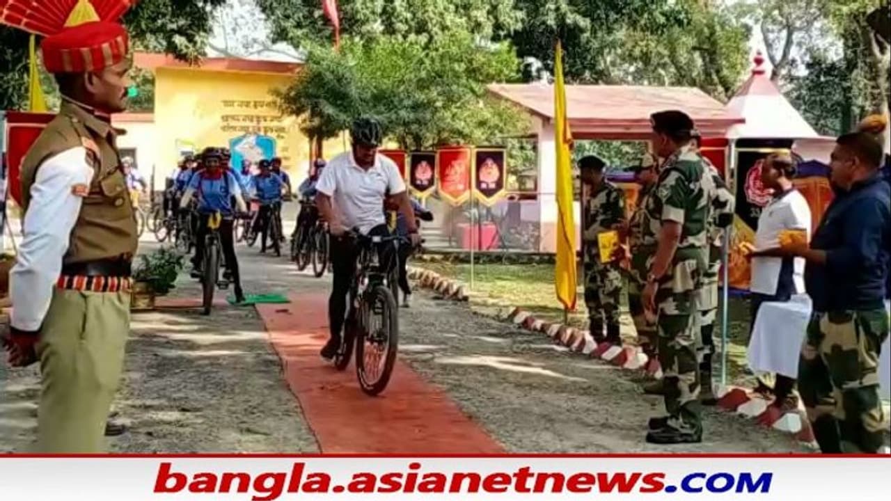 BSF Bycycle Rally: মুক্তিযুদ্ধের স্মরণে সাইকেলে 'সীমান্ত ব়্যালি', বিশাল আয়োজন BSF র BSF Bycycle Rally: মুক্তিযুদ্ধের স্মরণে সাইকেলে 'সীমান্ত ব়্যালি', বিশাল আয়োজন BSF র