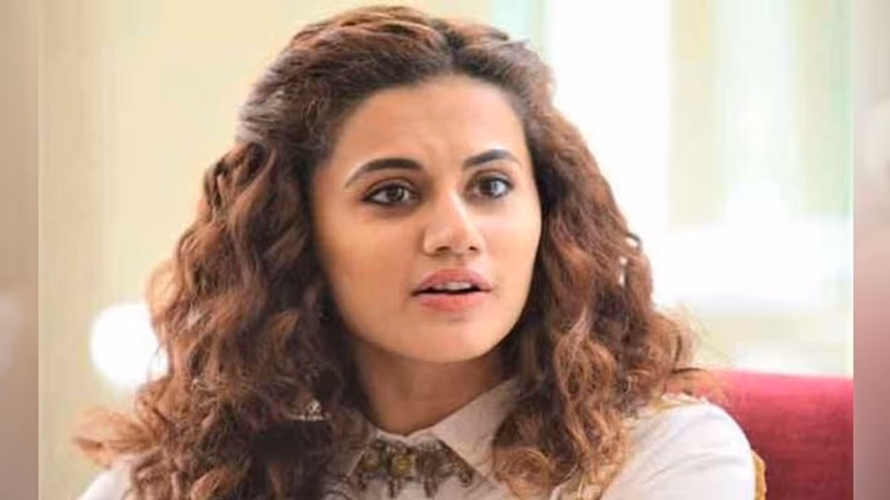 तापसी पन्नू की 'दोबारा' ने ओपनिंग डे पर की मात्र 8 लाख की कमाई ! KRK की रिपोर्ट पर एक्ट्रेस का फूटा गुस्सा तापसी पन्नू की 'दोबारा' ने ओपनिंग डे पर की मात्र 8 लाख की कमाई ! KRK की रिपोर्ट पर एक्ट्रेस का फूटा गुस्सा