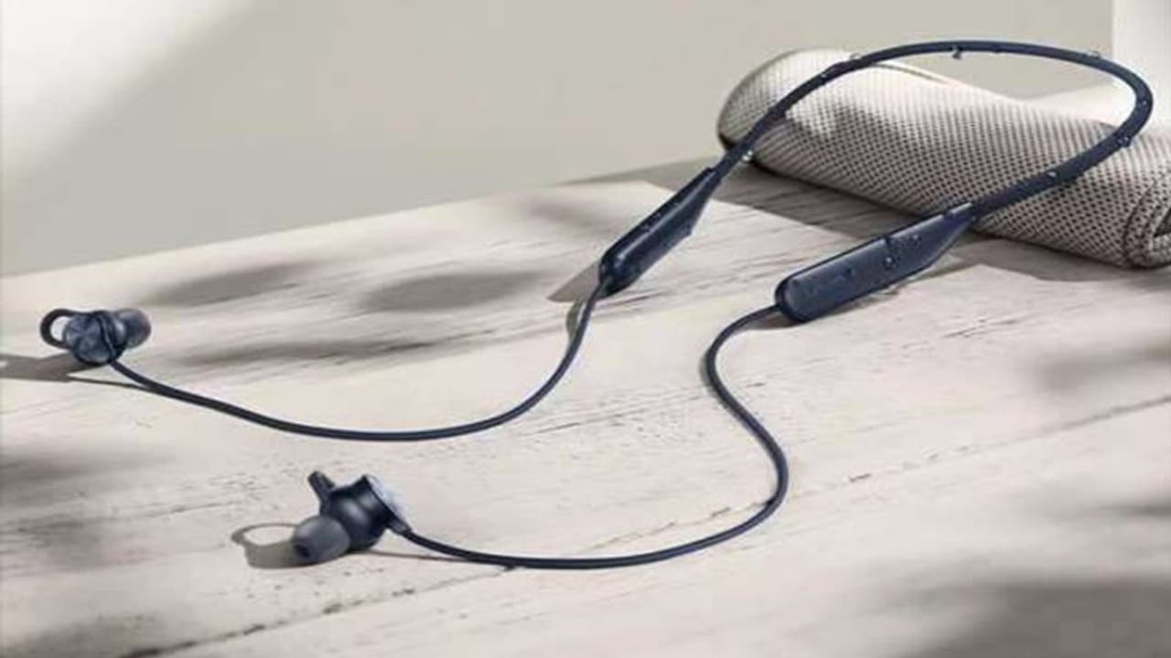 Vivo ने लॉन्च किया बेहद सस्ता Neckband Bluetooth Earphone, 10 मिनट की चार्जिंग में 5 घंटे का म्यूजिक प्ले Vivo ने लॉन्च किया बेहद सस्ता Neckband Bluetooth Earphone, 10 मिनट की चार्जिंग में 5 घंटे का म्यूजिक प्ले