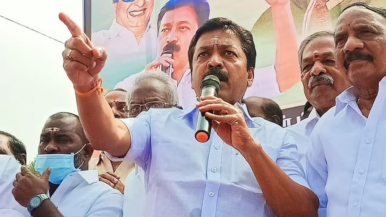 அதிமுக ஆட்சியை குறை சொல்வதற்கு திமுகவுக்கு எந்த தகுதியும் இல்லை... சி.வி.சண்முகம் ஆவேசம்!! அதிமுக ஆட்சியை குறை சொல்வதற்கு திமுகவுக்கு எந்த தகுதியும் இல்லை... சி.வி.சண்முகம் ஆவேசம்!!