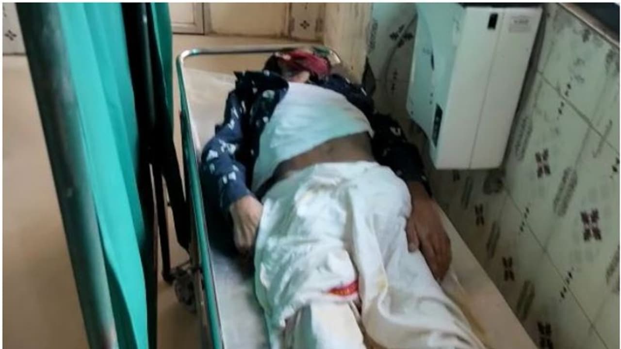 വിധി കേൾക്കാൻ പത്തനംതിട്ട കോടതിയിലെത്തിച്ചു; വിധി കേൾക്കും മുന്നേ ദേഹാസ്വസ്ഥ്യം, വിചാരണ തടവുകാരൻ മരിച്ചു വിധി കേൾക്കാൻ പത്തനംതിട്ട കോടതിയിലെത്തിച്ചു; വിധി കേൾക്കും മുന്നേ ദേഹാസ്വസ്ഥ്യം, വിചാരണ തടവുകാരൻ മരിച്ചു