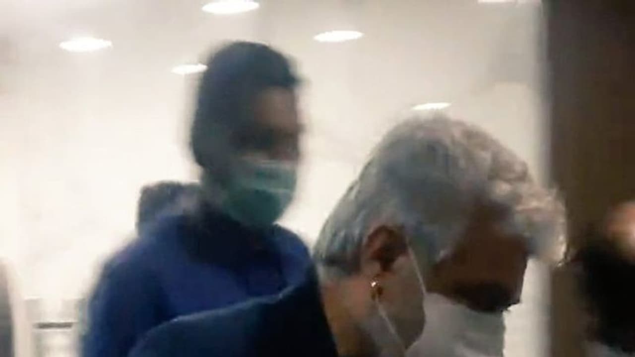 Ajith 61 getup video :அடேங்கப்பா AK 61 ல் வில்லன் கெட்டப்பா...பியர்ட் உடன் சிங்கம் போல நடந்து வரும் அஜித்... Ajith 61 getup video :அடேங்கப்பா AK 61 ல் வில்லன் கெட்டப்பா...பியர்ட் உடன் சிங்கம் போல நடந்து வரும் அஜித்...