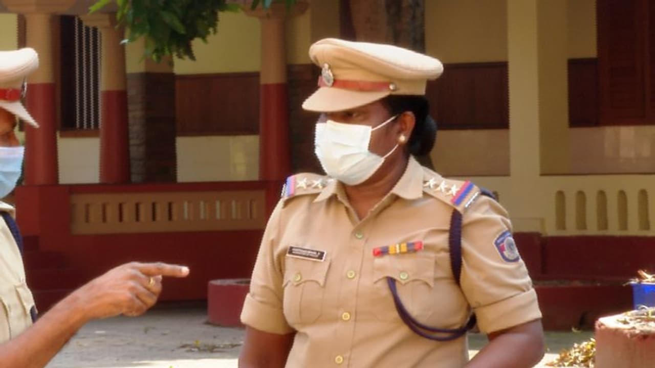 അഭിഭാഷകനെതിരെ കേസെടുത്തതിന് അധിക്ഷേപം; ജില്ലാ ജഡ്ജിക്കെതിരെ വനിതാ സിഐയുടെ പരാതി