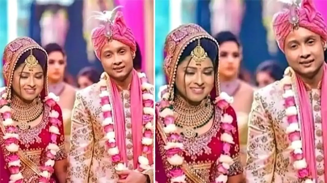 Arudeep Marriage: ইন্ডিয়ান আইডল জুটি অরুনিমা পবনদ্বীপের বিয়ে, নেটপাড়ায় ভাইরাল ছবি Arudeep Marriage: ইন্ডিয়ান আইডল জুটি অরুনিমা পবনদ্বীপের বিয়ে, নেটপাড়ায় ভাইরাল ছবি