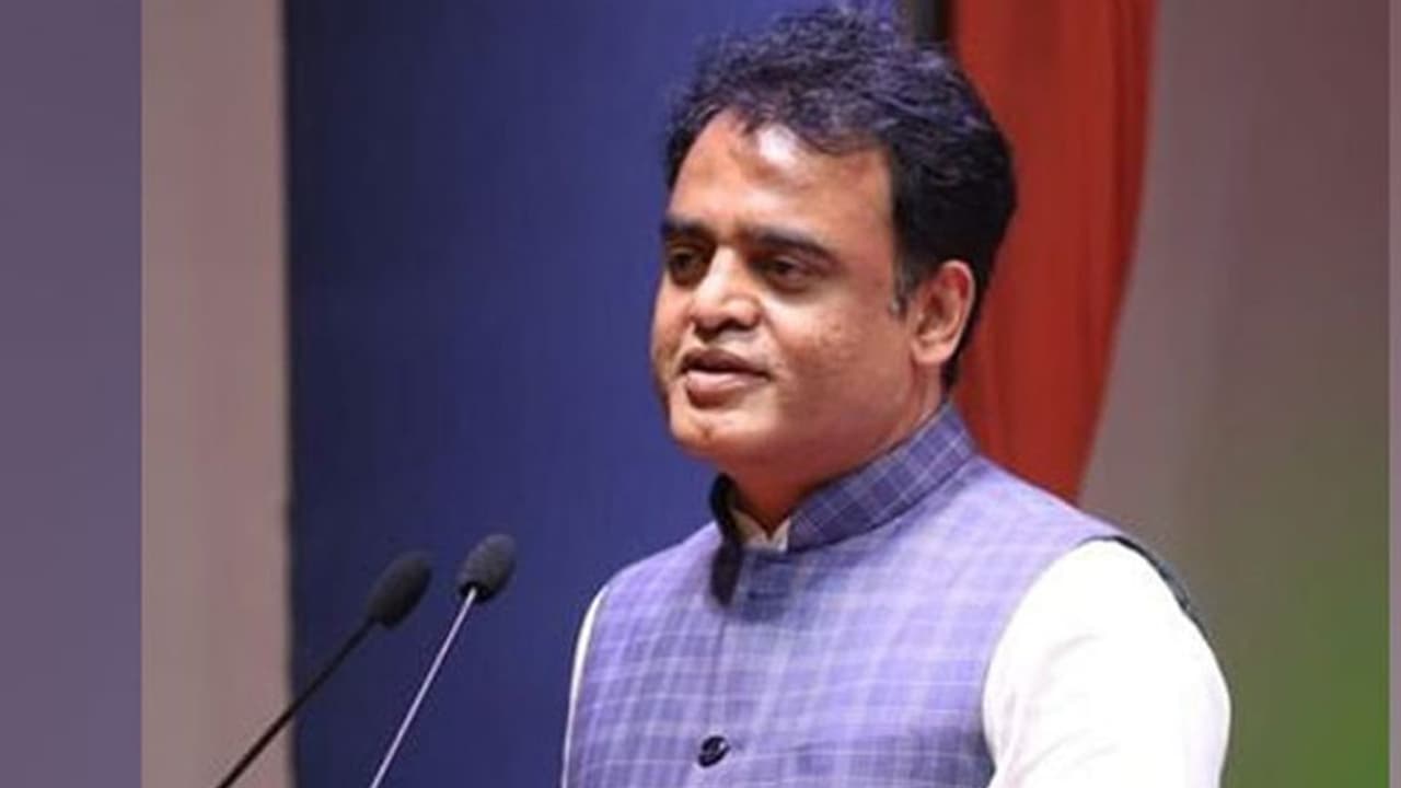 ಮೊದಲು ವಿದ್ಯಾರ್ಥಿಗಳ ಸ್ಥಳಾಂತರ ಬಳಿಕವೇ ಶಿಕ್ಷಣಕ್ಕೆ ನೆರವು: ಸಚಿವ ಅಶ್ವತ್ಥ್ ನಾರಾಯಣ್ ಮೊದಲು ವಿದ್ಯಾರ್ಥಿಗಳ ಸ್ಥಳಾಂತರ ಬಳಿಕವೇ ಶಿಕ್ಷಣಕ್ಕೆ ನೆರವು: ಸಚಿವ ಅಶ್ವತ್ಥ್ ನಾರಾಯಣ್