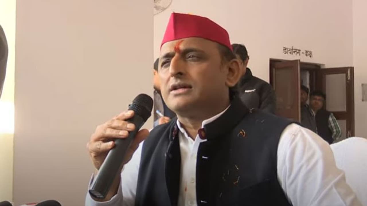 UP Elections: ಬಿಜೆಪಿ ಸುಳ್ಳು ಮತ್ತು ದ್ವೇಷದ ರಾಜಕಾರಣದಿಂದ ಹಿಂದೆ ಸರಿಯುತ್ತಿಲ್ಲ, ಅಖಿಲೇಶ್ ಗುದ್ದು! UP Elections: ಬಿಜೆಪಿ ಸುಳ್ಳು ಮತ್ತು ದ್ವೇಷದ ರಾಜಕಾರಣದಿಂದ ಹಿಂದೆ ಸರಿಯುತ್ತಿಲ್ಲ, ಅಖಿಲೇಶ್ ಗುದ್ದು!