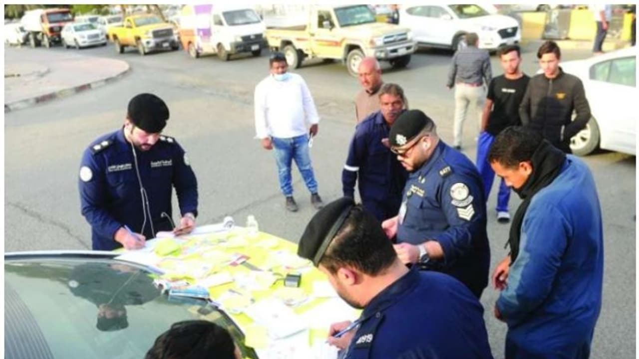 Traffic Inspection : കര്ശന വാഹന പരിശോധന; കുവൈത്തില് 2,840 പേര്ക്ക് നോട്ടീസ് Traffic Inspection : കര്ശന വാഹന പരിശോധന; കുവൈത്തില് 2,840 പേര്ക്ക് നോട്ടീസ്