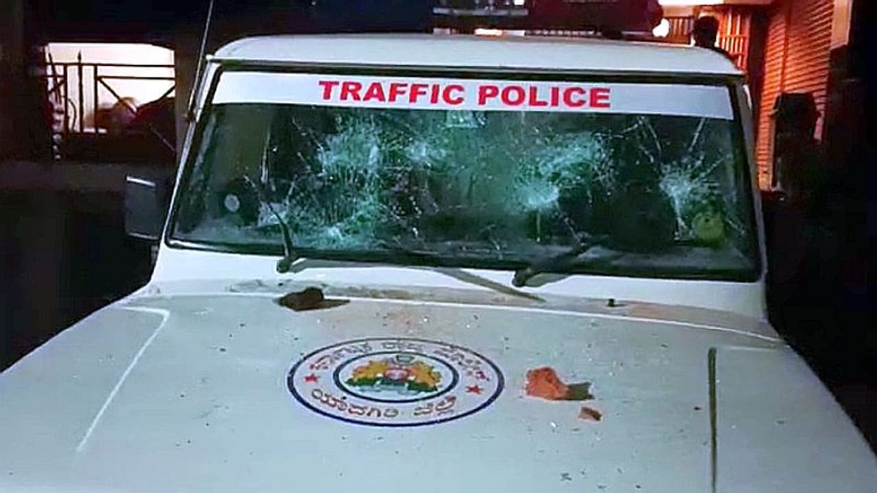 Maharashtra Karnataka border tense after vandalism in Belagavi Maharashtra Karnataka border tense after vandalism in Belagavi