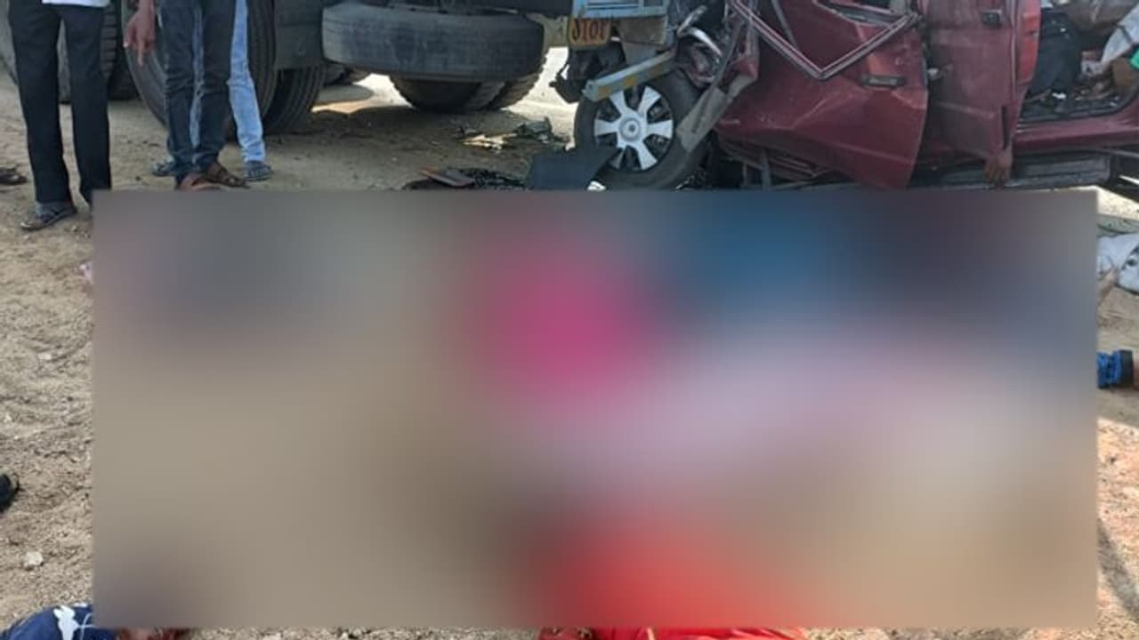 కామారెడ్డిలో ఘోర రోడ్డు ప్రమాదం.. ఆరుగురు దుర్మరణం, మృతుల్లో ఇద్దరు చిన్నారులు