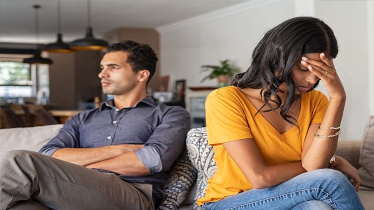 Relationship Tips: क्या होता है Toxic रिलेशन, जानें इसे पहचानने और बचाव के तरीके Relationship Tips: क्या होता है Toxic रिलेशन, जानें इसे पहचानने और बचाव के तरीके