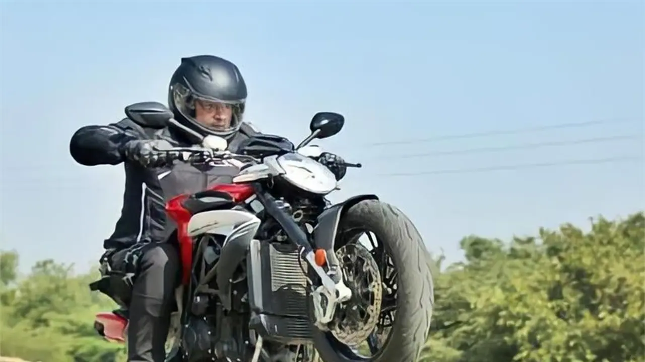 Valimai Censor Details: அஜித் நடித்துள்ள 'வலிமை' படத்திற்கு சென்சார் வழங்கிய சான்றிதழ் குறித்து வெளியான தகவல்! Valimai Censor Details: அஜித் நடித்துள்ள 'வலிமை' படத்திற்கு சென்சார் வழங்கிய சான்றிதழ் குறித்து வெளியான தகவல்!