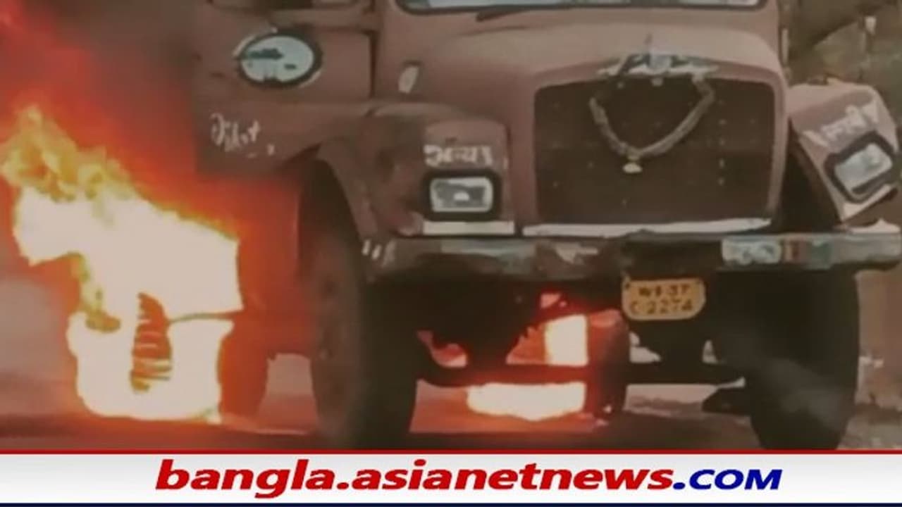 আসানসোলে চলন্ত ট্রাকে আগুন, অগ্নিদগ্ধ অবস্থায় রাস্তা দিয়ে ছুটলেন ট্রাকের চালক