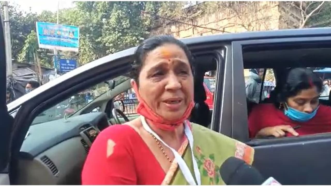 KMC Polls: 'ভোট প্রক্রিয়া নিরপেক্ষ হলে আরও ভোট পেত বিজেপি', ষষ্ঠবার পদ্ম ফোটালেন মীনা দেবী KMC Polls: 'ভোট প্রক্রিয়া নিরপেক্ষ হলে আরও ভোট পেত বিজেপি', ষষ্ঠবার পদ্ম ফোটালেন মীনা দেবী