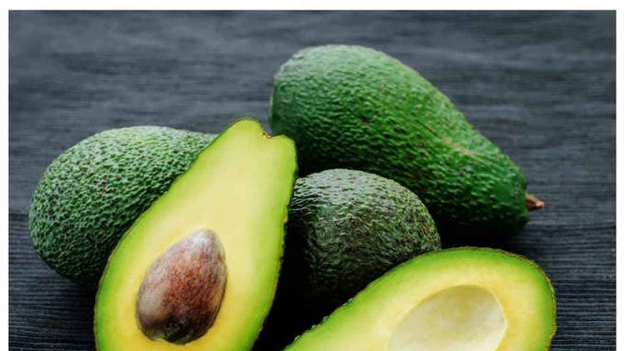 ഗുണങ്ങളിൽ കേമൻ ; അവോക്കാഡോ കഴിച്ചാലുള്ള ആരോഗ്യഗുണങ്ങളെ കുറിച്ചറിയാം ഗുണങ്ങളിൽ കേമൻ ; അവോക്കാഡോ കഴിച്ചാലുള്ള ആരോഗ്യഗുണങ്ങളെ കുറിച്ചറിയാം