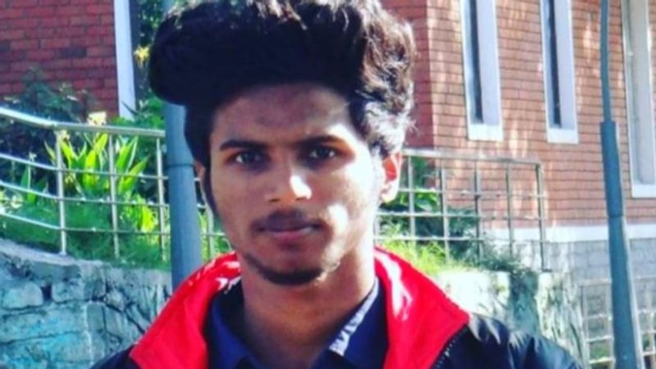 Young man drowned in the sea : കോഴിക്കോട്ട് കടലിൽ കാണാതായ യുവാവിന്റെ മൃതദേഹം കണ്ടെത്തി Young man drowned in the sea : കോഴിക്കോട്ട് കടലിൽ കാണാതായ യുവാവിന്റെ മൃതദേഹം കണ്ടെത്തി