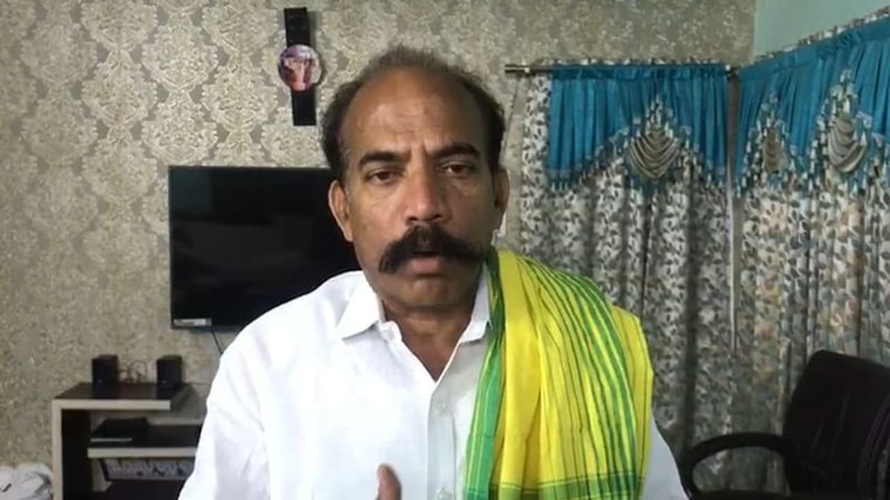 మద్యపాన నిషేదానికి తూట్లు పొడిచిన జగన్ ఎక్సైజ్ శాఖ మాజీ మంత్రి కె ఎస్. జవహర్ మద్యపాన నిషేదానికి తూట్లు పొడిచిన జగన్ ఎక్సైజ్ శాఖ మాజీ మంత్రి కె ఎస్. జవహర్